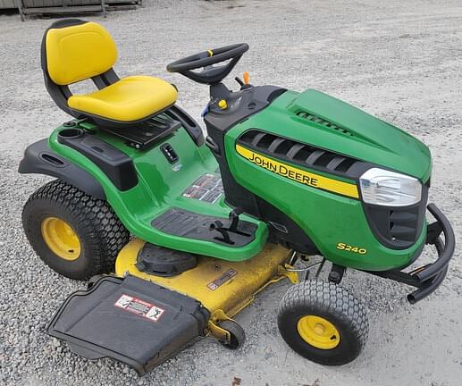 Image of John Deere S240 equipment image 2