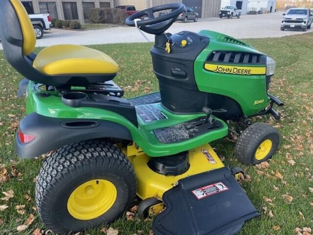 Image of John Deere S240 equipment image 2