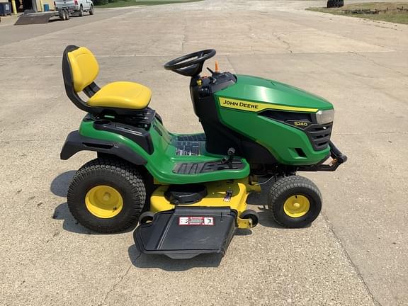 Image of John Deere S240 equipment image 2