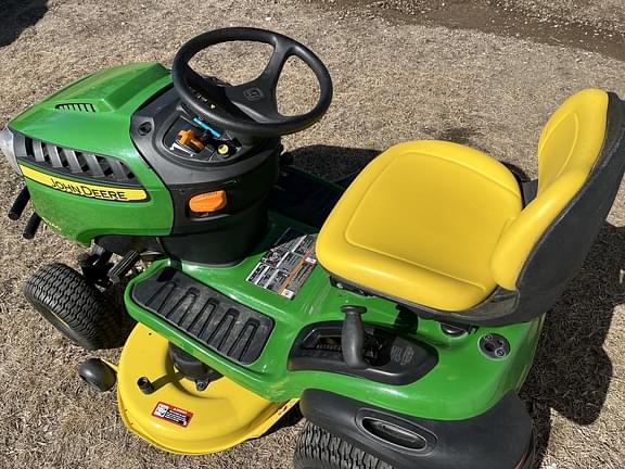 Image of John Deere S240 equipment image 2