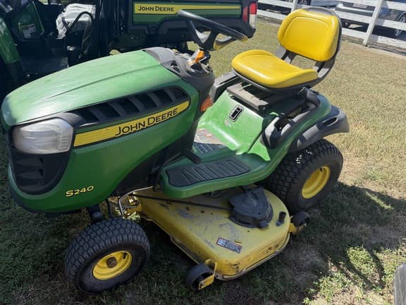 Image of John Deere S240 equipment image 1