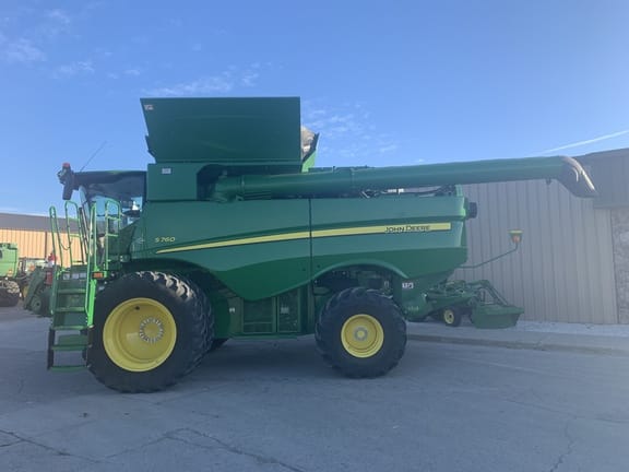 Main image John Deere S760