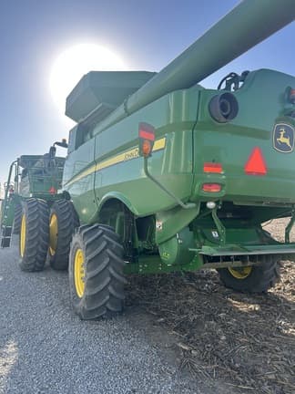 Image of John Deere S760 Image 1