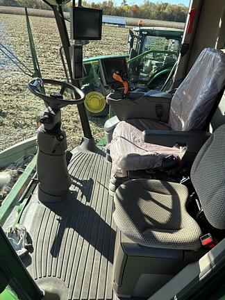 Image of John Deere S760 equipment image 1