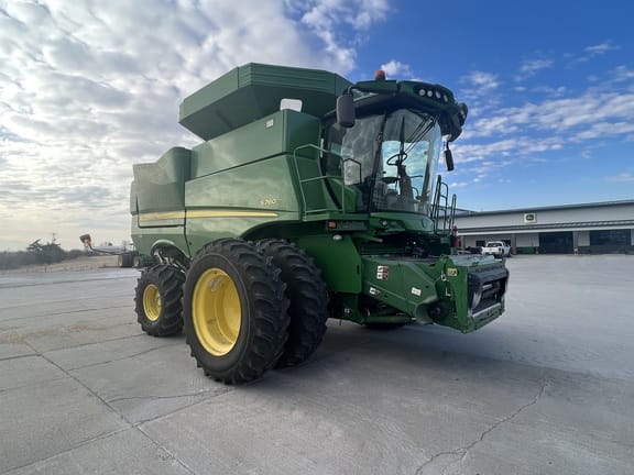 Main image John Deere S760