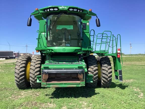 Image of John Deere S770 equipment image 2