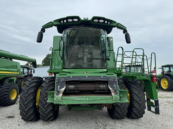 Image of John Deere S770 equipment image 1