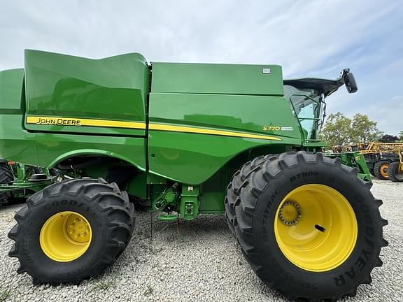 Image of John Deere S770 equipment image 3