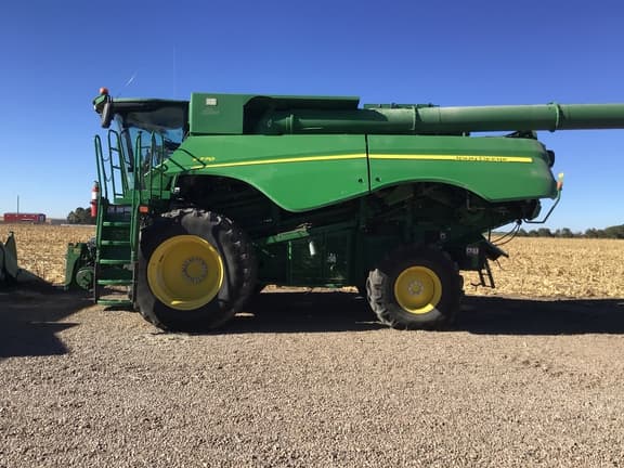 Image of John Deere S770 Primary image