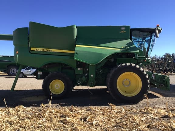 Image of John Deere S770 equipment image 1