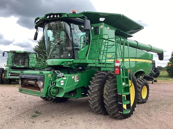 Image of John Deere S770 equipment image 2