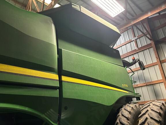 Image of John Deere S770 equipment image 2
