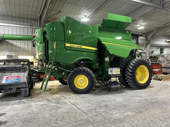 Image of John Deere S770 equipment image 2