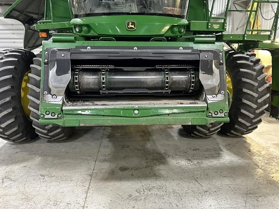 Image of John Deere S770 equipment image 1