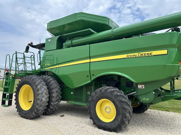Image of John Deere S770 equipment image 2