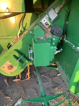 Image of John Deere S770 equipment image 4