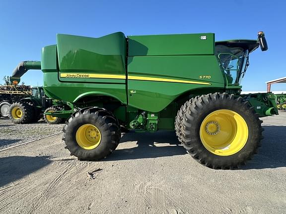 Image of John Deere S770 equipment image 2