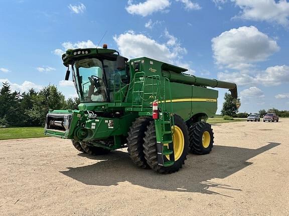 Image of John Deere S770 equipment image 1