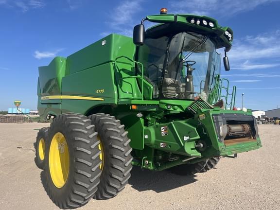 Image of John Deere S770 equipment image 2