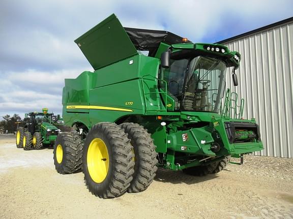 Image of John Deere S770 equipment image 4