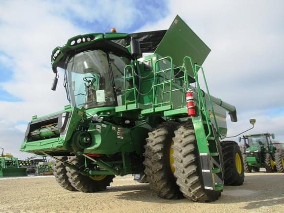 Image of John Deere S770 equipment image 4