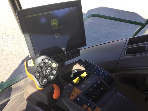 Image of John Deere S770 equipment image 3