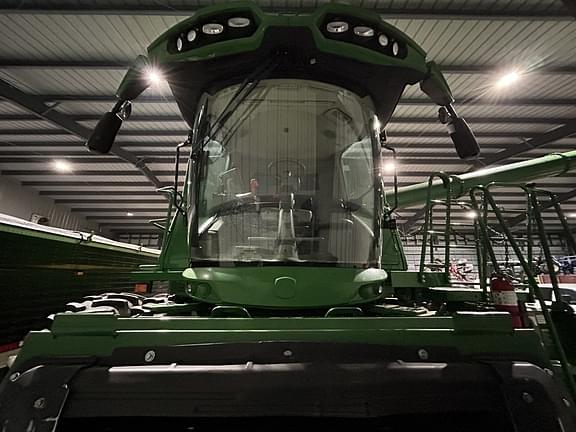 Image of John Deere S770 equipment image 1