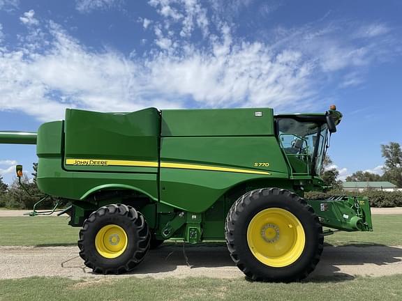 Image of John Deere S770 equipment image 2