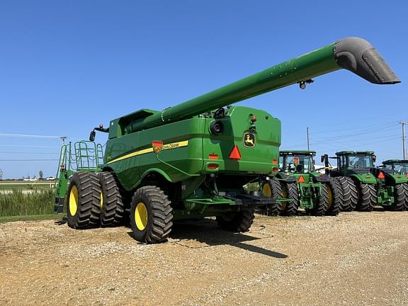 Image of John Deere S770 equipment image 2