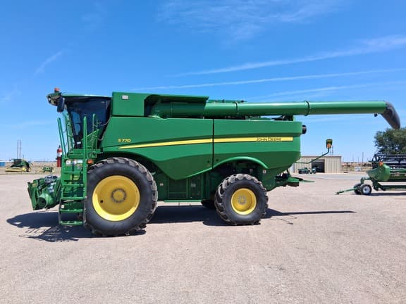 Image of John Deere S770 equipment image 1