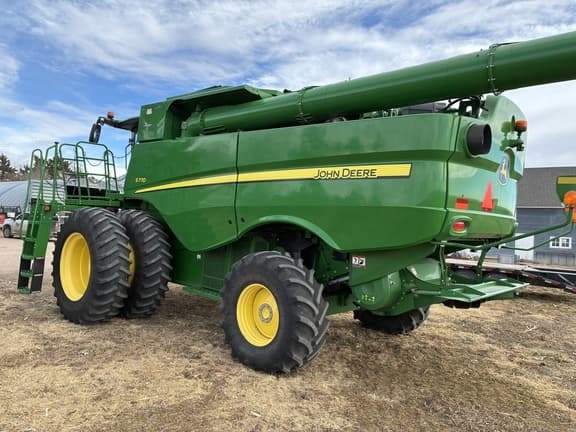 Image of John Deere S770 equipment image 1