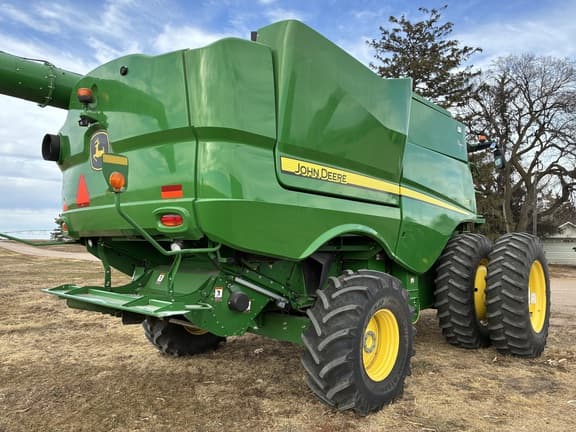 Image of John Deere S770 equipment image 2