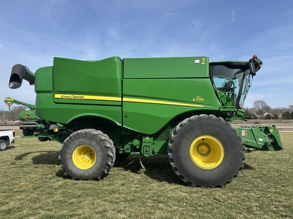 Image of John Deere S770 equipment image 4