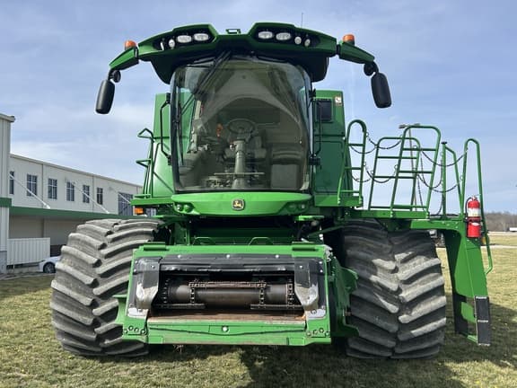 Image of John Deere S770 equipment image 2