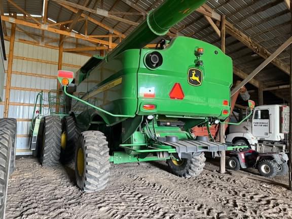 Image of John Deere S770 equipment image 2