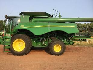 Main image John Deere S770