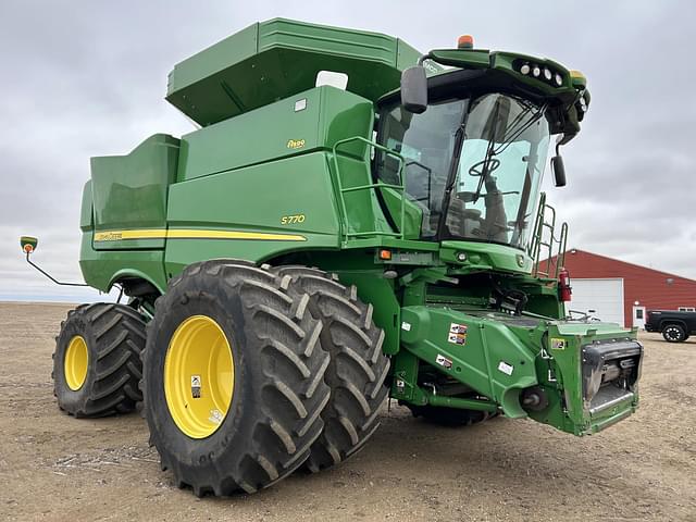 Image of John Deere S770 equipment image 1