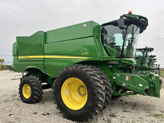 Main image John Deere S770