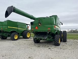 Main image John Deere S770 8