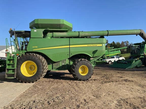 Main image John Deere S770