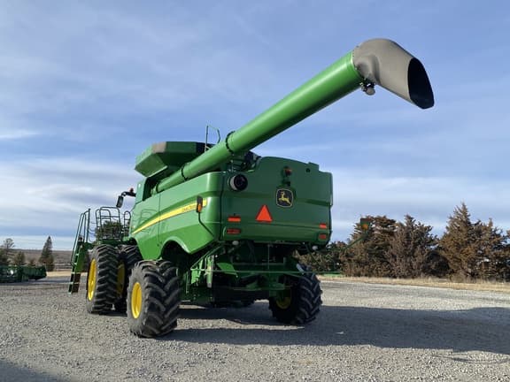 Image of John Deere S770 equipment image 1