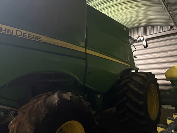 Image of John Deere S770 equipment image 1