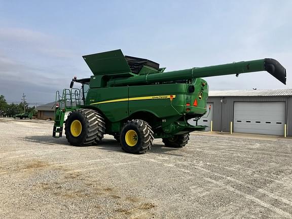 Image of John Deere S770 equipment image 2
