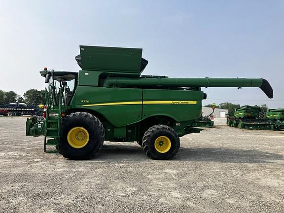 Image of John Deere S770 equipment image 1