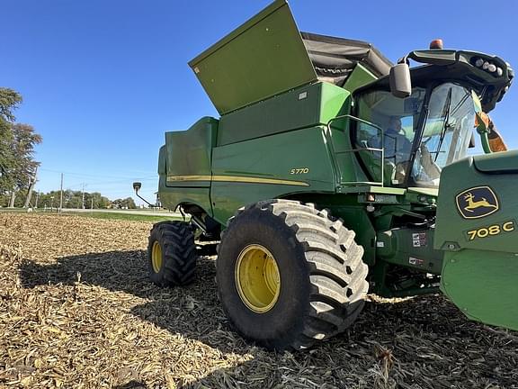 Image of John Deere S770 equipment image 1