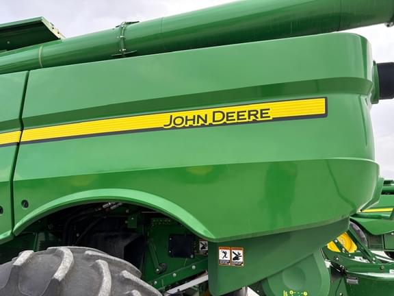 Image of John Deere S770 equipment image 3