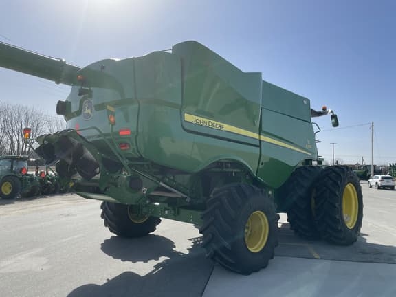 Image of John Deere S770 equipment image 1