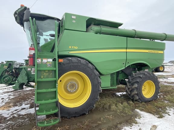 Image of John Deere S770 equipment image 2