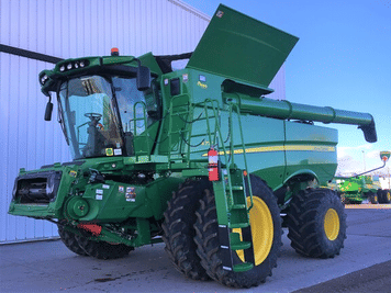 Main image John Deere S770