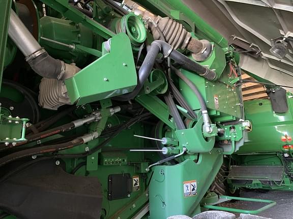 Image of John Deere S770 equipment image 4